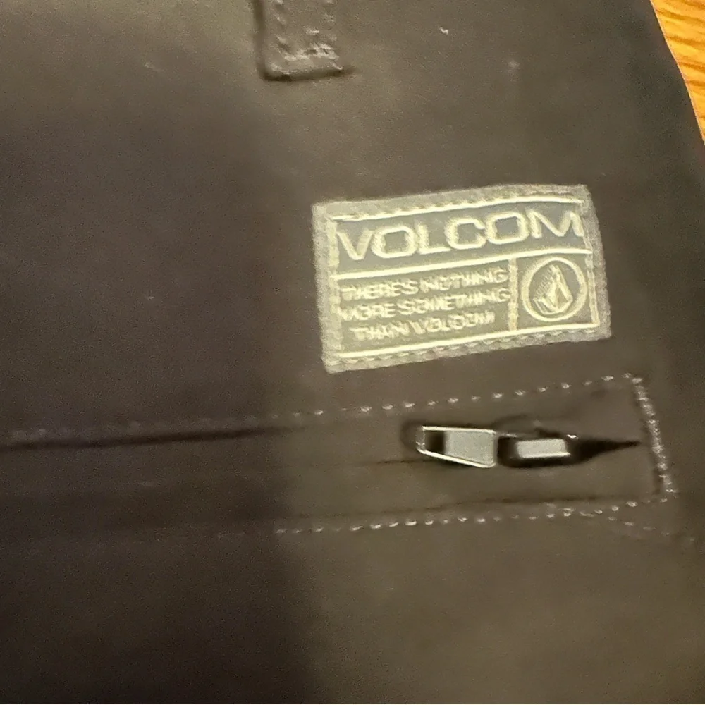 Volcom black utility